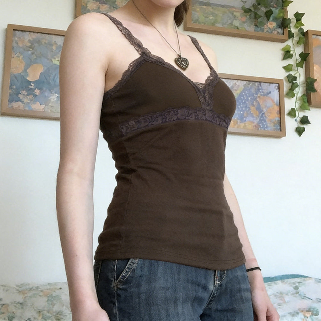 Damen Spitzen-Trägertop mit elegantem Design und zarten Rüschen EB