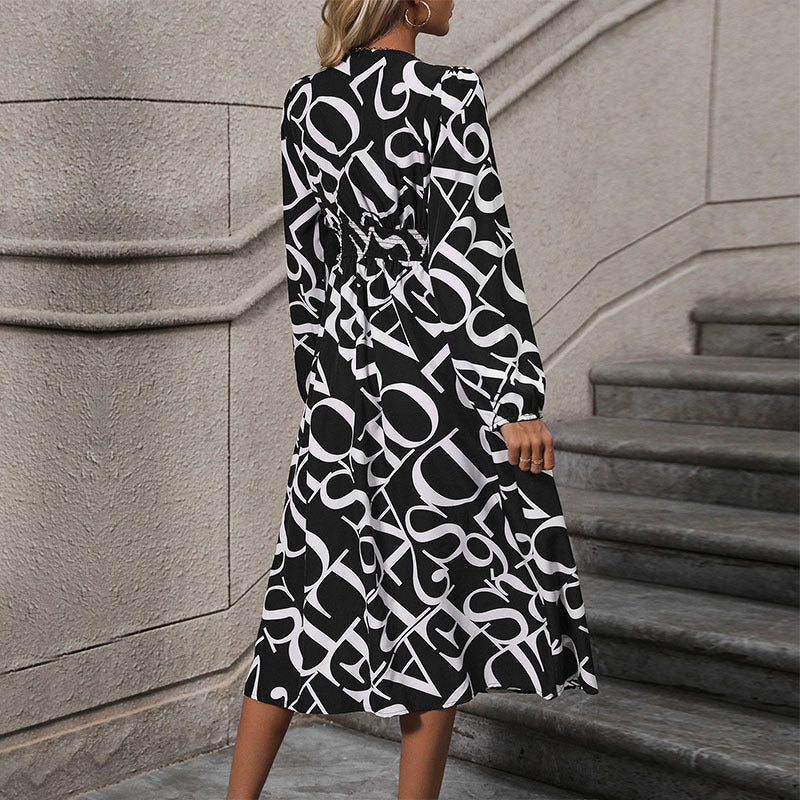 Damen Wickelkleid mit grafischem Muster und eleganter Taillierung EB