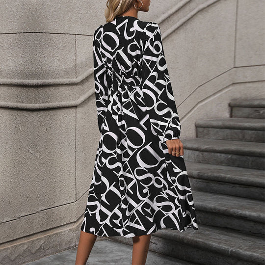 Damen Wickelkleid mit grafischem Muster und eleganter Taillierung EB