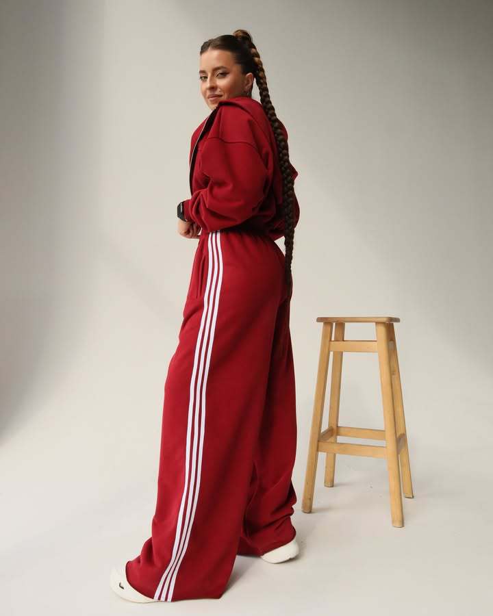 Damen Trendiges Sport-Lounge-Set mit cropped Sweatjacke und weit geschnittenen Jogginghosen EB