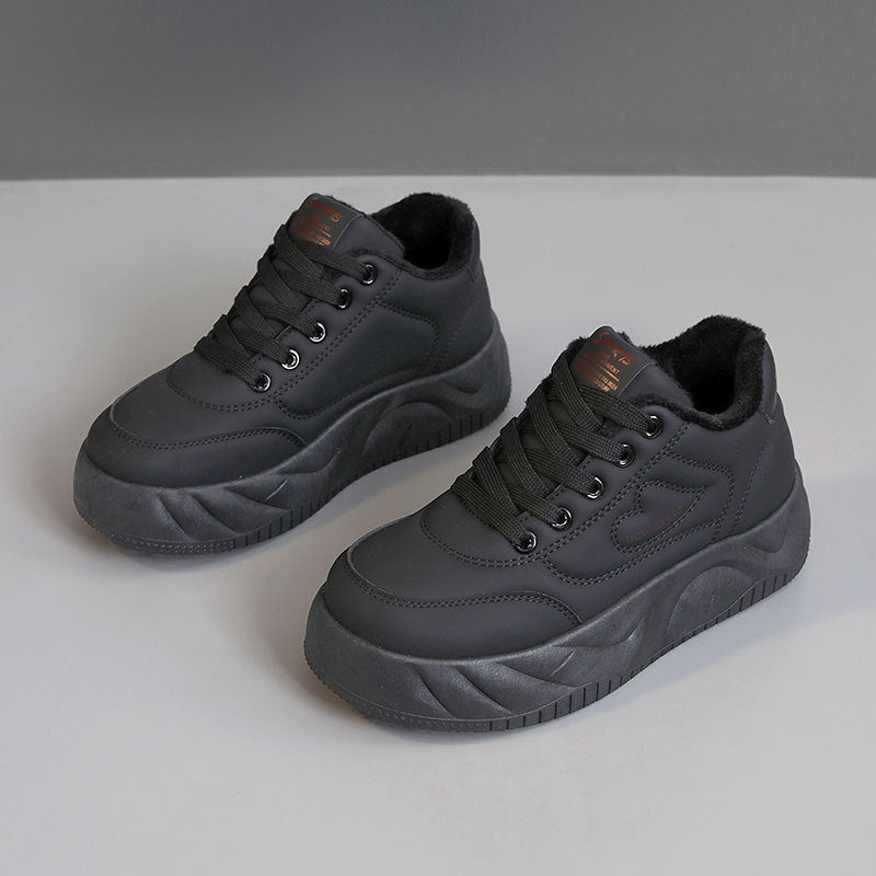 Damen Sportliche Sneakers mit flauschigem Innenfutter EB