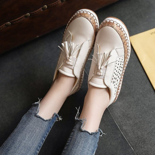 Damen Slip-On Sneakers mit dekorativen Fransen und perforiertem Obermaterial EB