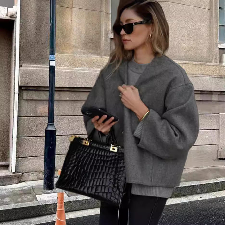 Damen oversized Wolljacke mit elegantem Schnitt und lässigem Look EB