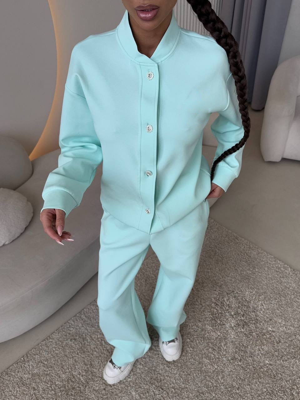 Damen Zweiteiliges Loungewear-Set mit Stehkragen, dekorativen Schmuckknöpfen und weitem Palazzo-Hosenbein EB