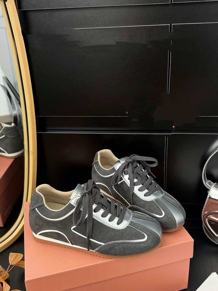 Damen Sneaker aus luxuriösem Wildleder mit sportlichem Design und atmungsaktiver Sohle EB