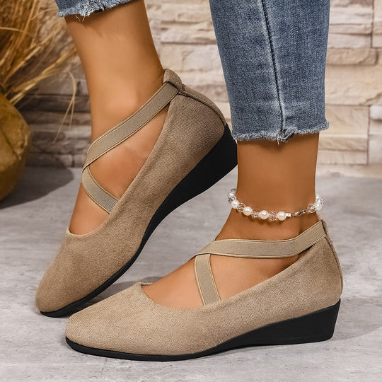 Damen  minimalistische Samt-Ballerina mit dekorativer Fußkette und ergonomischem Komfortfußbett EB