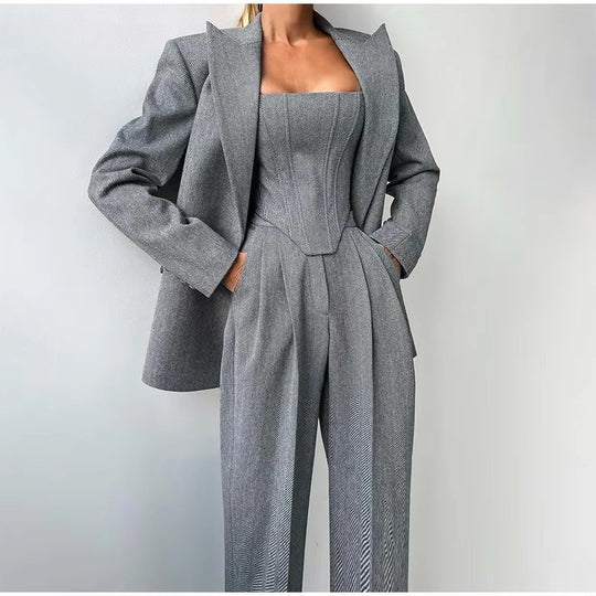 Damen Blazer-Anzug mit figurbetontem Oberteil und weiten Beinen EB