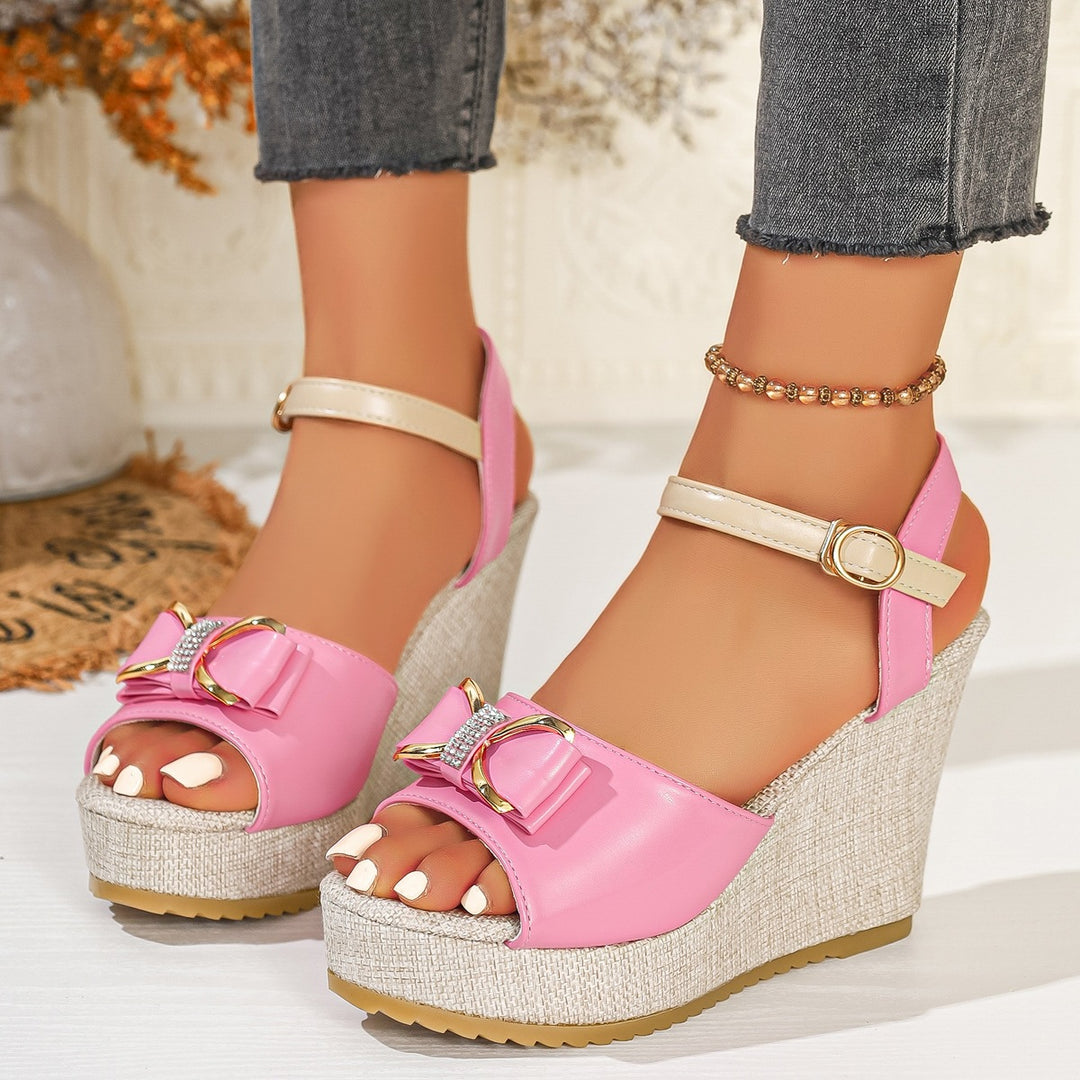 Damen Wedge-Sandalen mit Schmuckdetail und verstellbarem Riemen EB