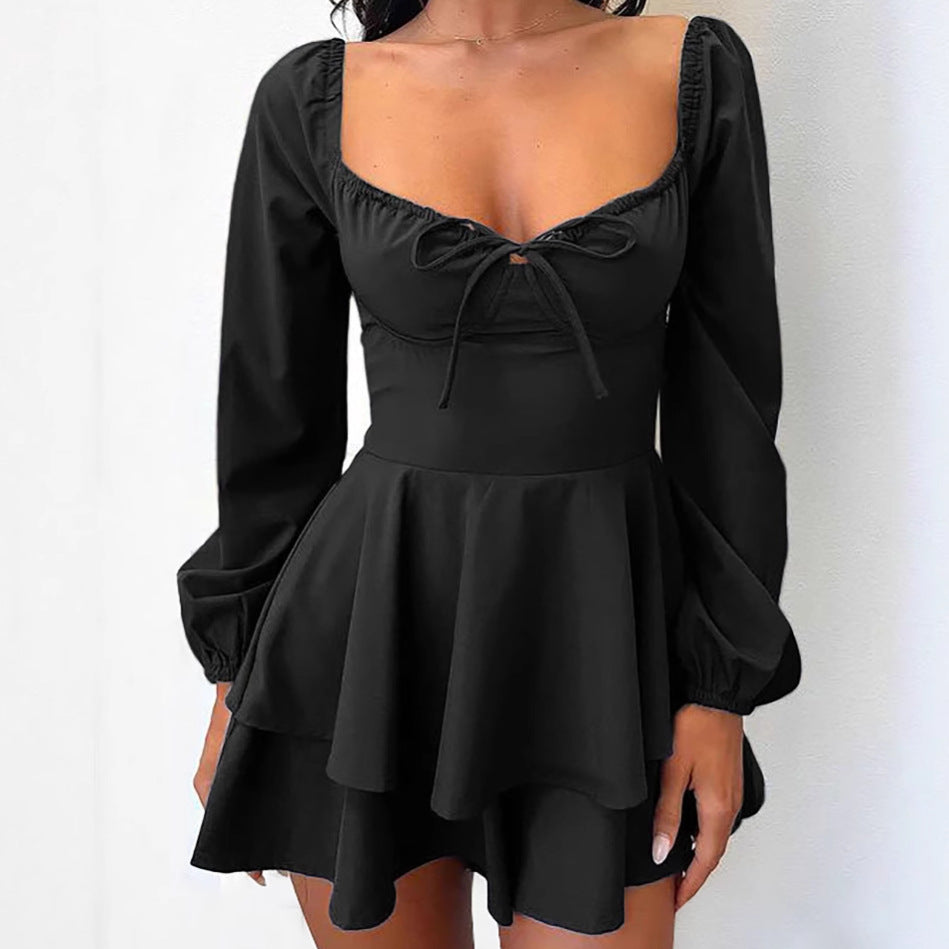 Damen Verspieltes Mini-Kleid mit Rüschensaum und tiefem V-Ausschnitt EB