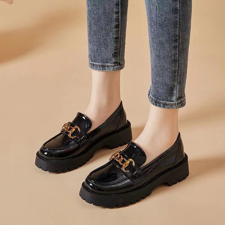 Damen Elegante Mokassins mit modischem Kettendetail und rutschfester Sohle EB