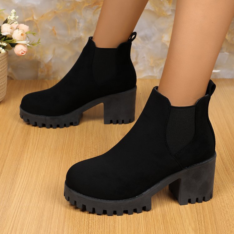 Damen nan Chelsea-Ankle-Boots mit grober Profilsohle, elastischen Seiteneinsätzen und Pull-Tab EB