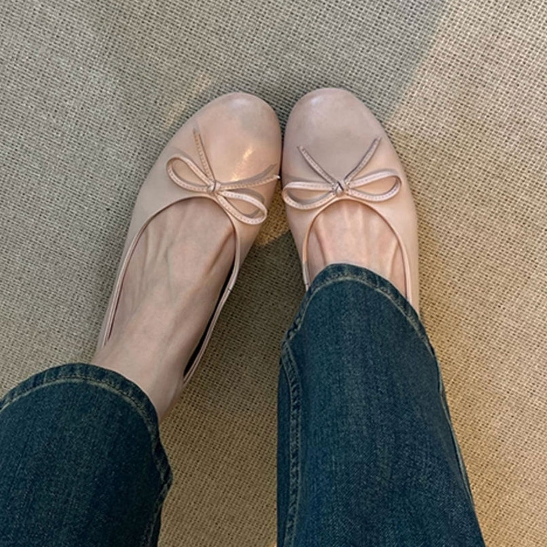 Damen elegante Ballerinas mit raffiniertem Riemchen EB