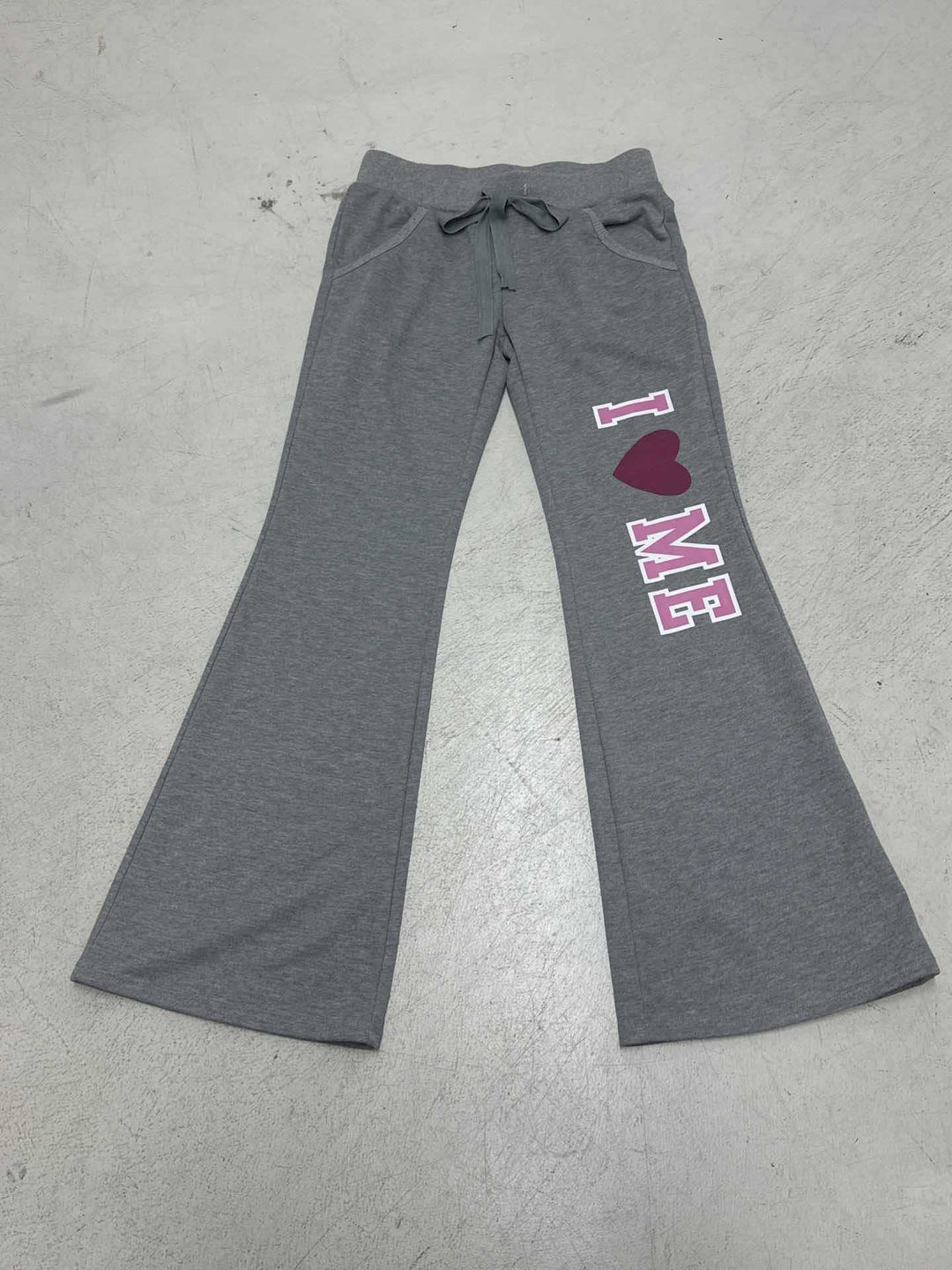 Damen nan weiche Flared-Jogginghose mit Kordelzug, Eingrifftaschen und auffälligem Love-Print EB