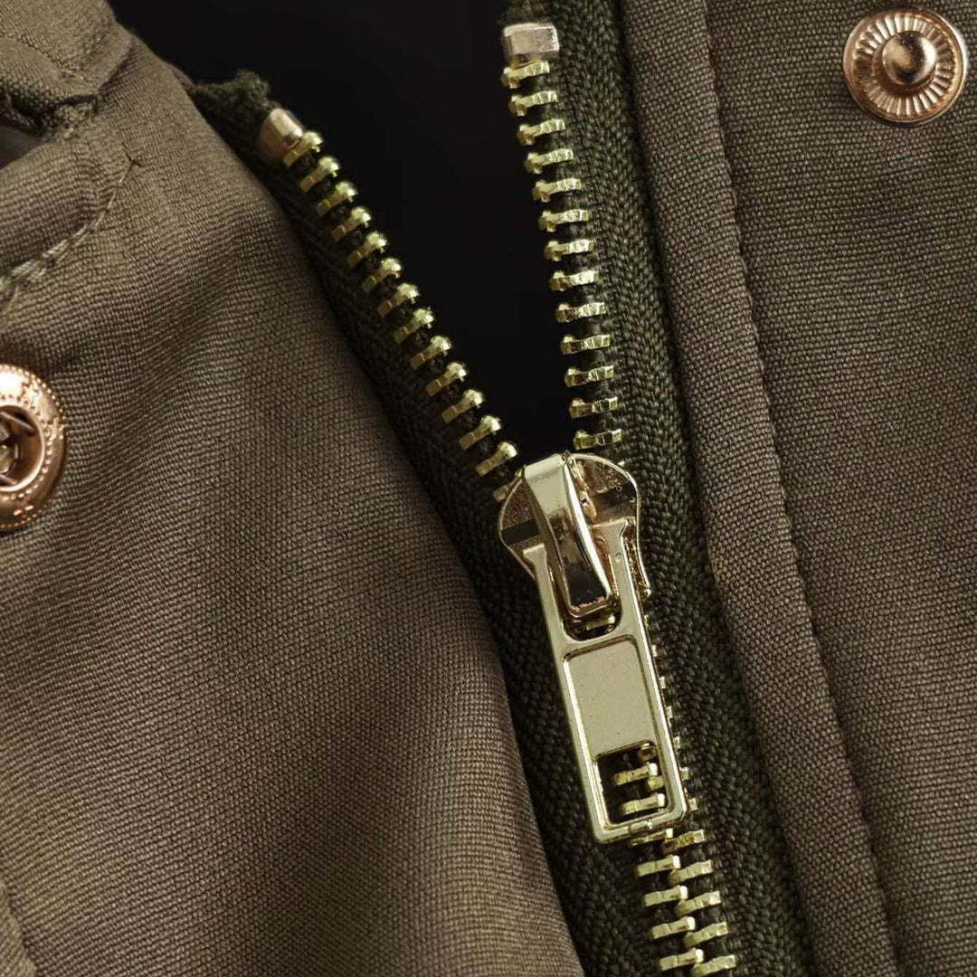 Damen nan oversized kurze Utility-Blousonjacke mit Hemdkragen, großen aufgesetzten Pattentaschen und tailliertem Bündchen EB