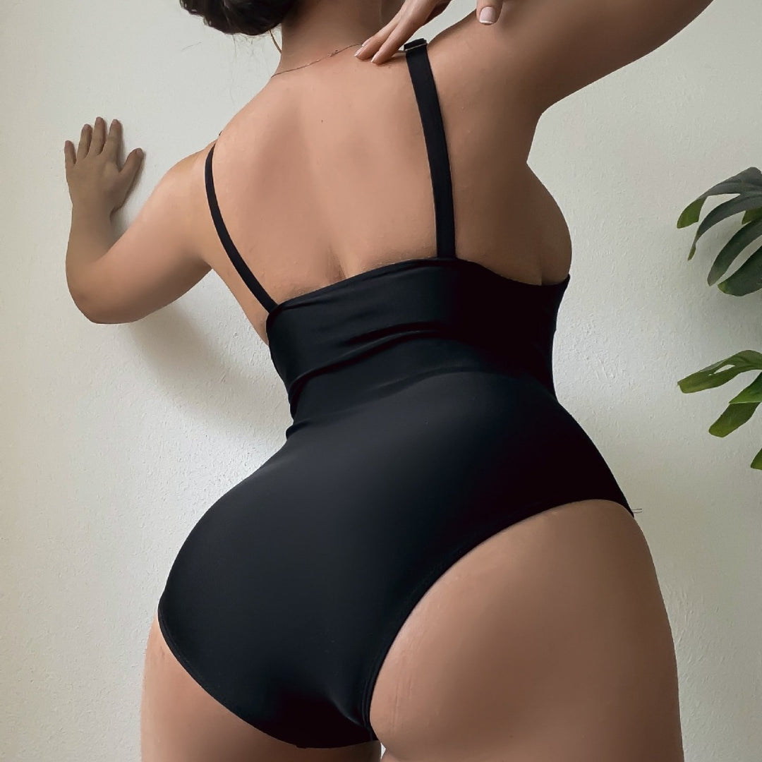 Damen Einteiliger Badeanzug mit transparenten Einsätzen und asymmetrischem Design EB