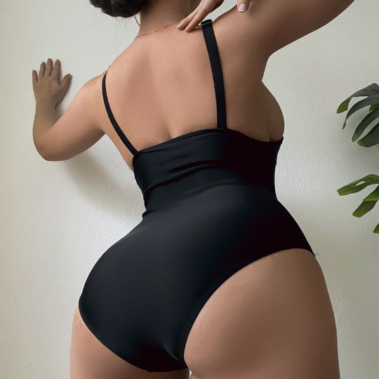 Damen Einteiliger Badeanzug mit transparenten Einsätzen und asymmetrischem Design EB