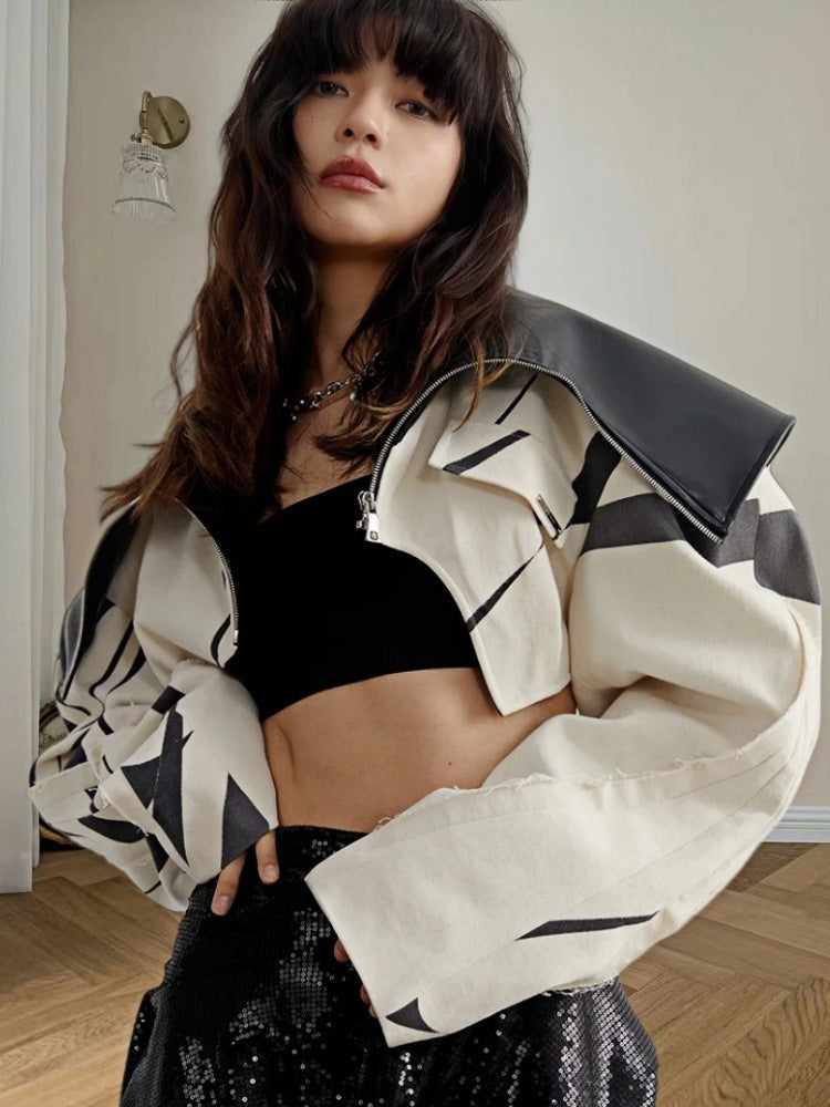 Damen Modische Cropped Jacke mit geometrischem Design und Kunstlederdetails EB