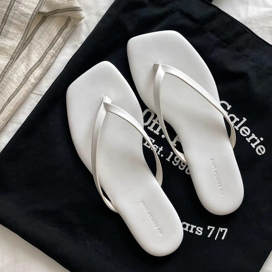 Damen Zehentrenner-Sandalen mit minimalistischer Silhouette und ergonomischem Fußbett EB