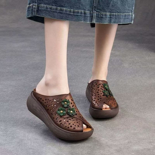 Damen Modische Clogs mit floraler Applikation und atmungsaktivem Design EB