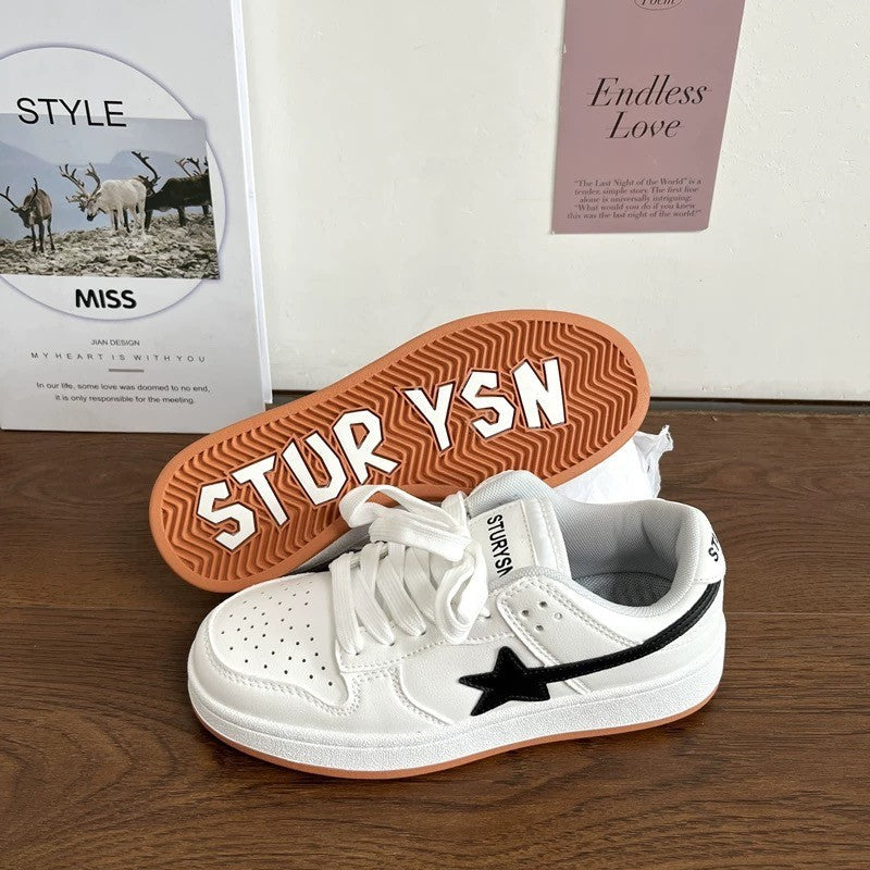 Damen Sneakers im zeitgenössischen Design mit atmungsaktiver Oberflächenstruktur und Gummisohle EB