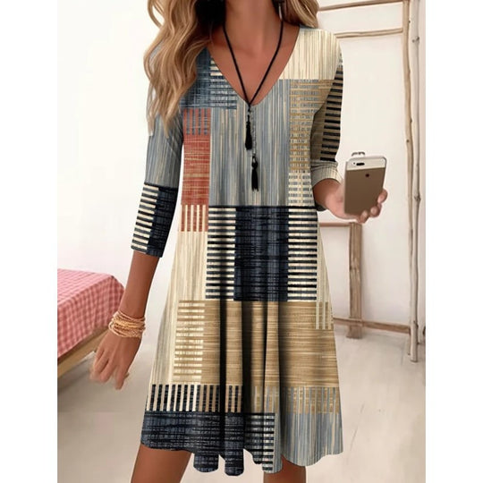 Damen V-Ausschnitt Freizeitkleid mit floraler Gestaltung und seitlichen Taschen EB