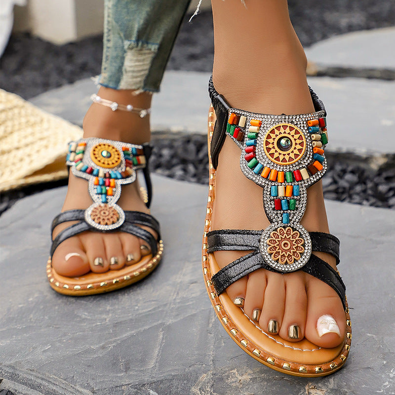 Damen Boho-Inspired Sandalen mit kunstvollen Verzierungen EB