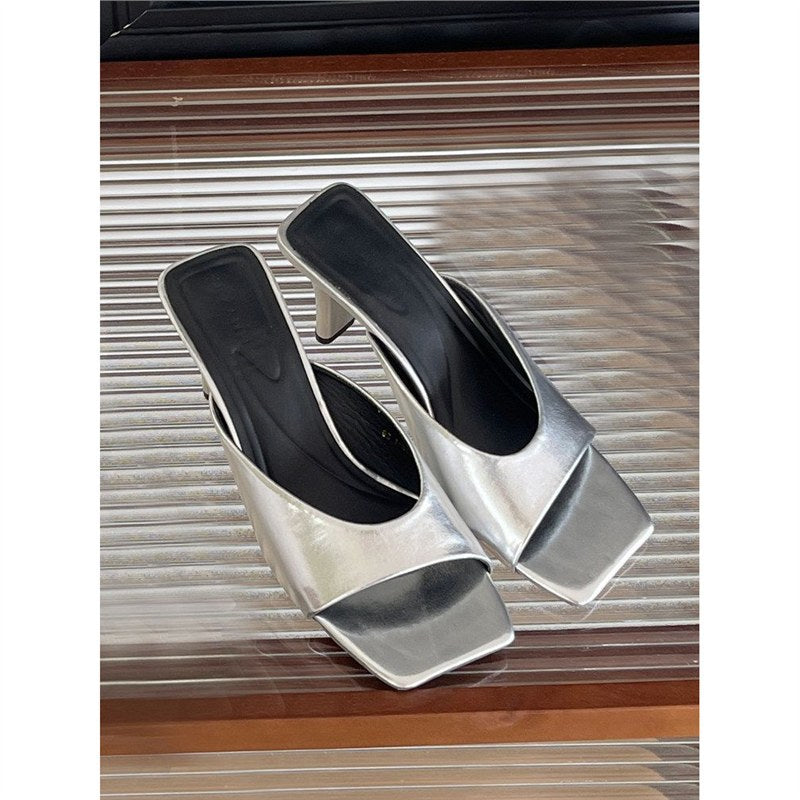 Damen elegante Plattensandalen mit geschwungenem Design EB