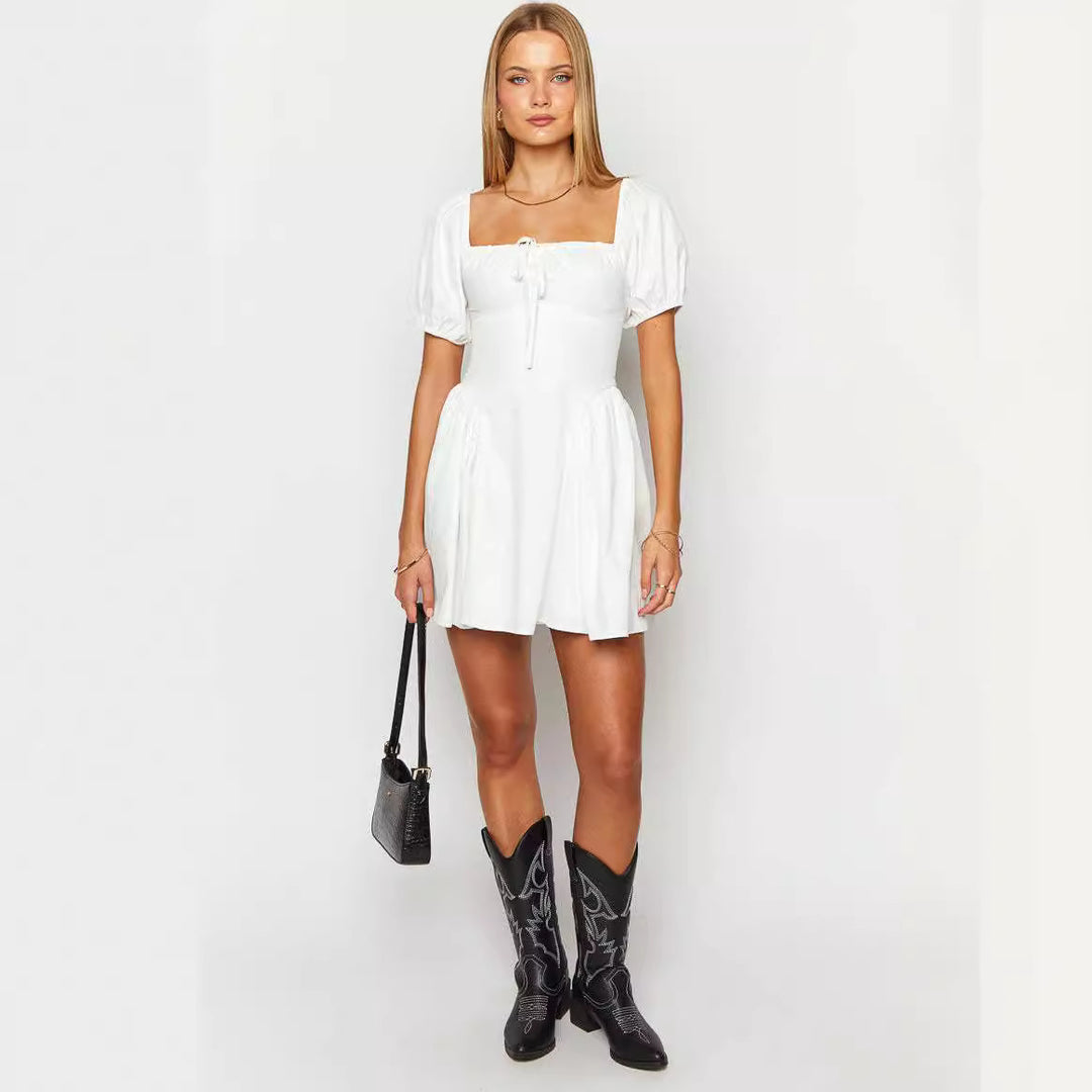 Damen sommerliches Minikleid mit Puffärmeln und tailliertem Design EB