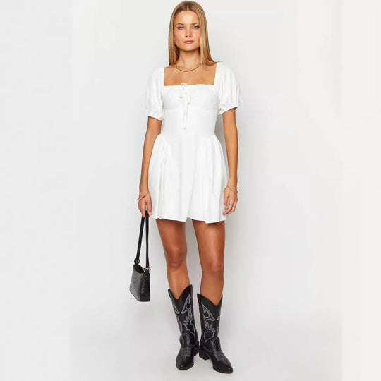 Damen sommerliches Minikleid mit Puffärmeln und tailliertem Design EB