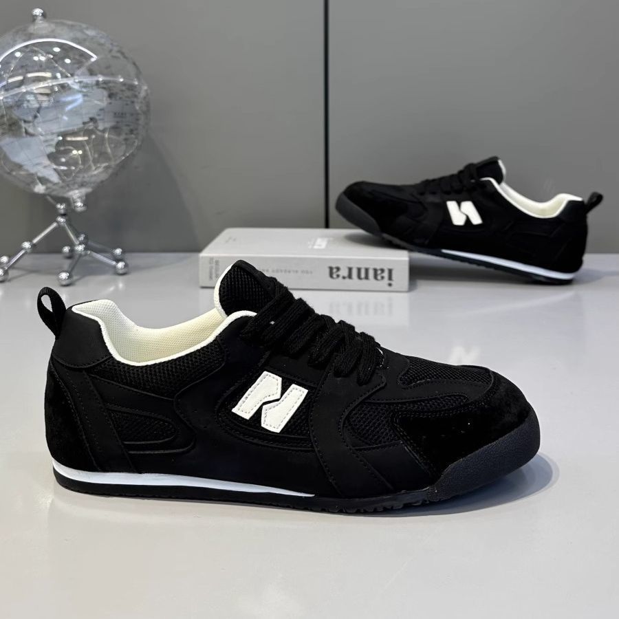 Damen Sportliche Sneakers mit atmungsaktiver Mesh-Oberfläche und flexiblem Sohlenprofil EB