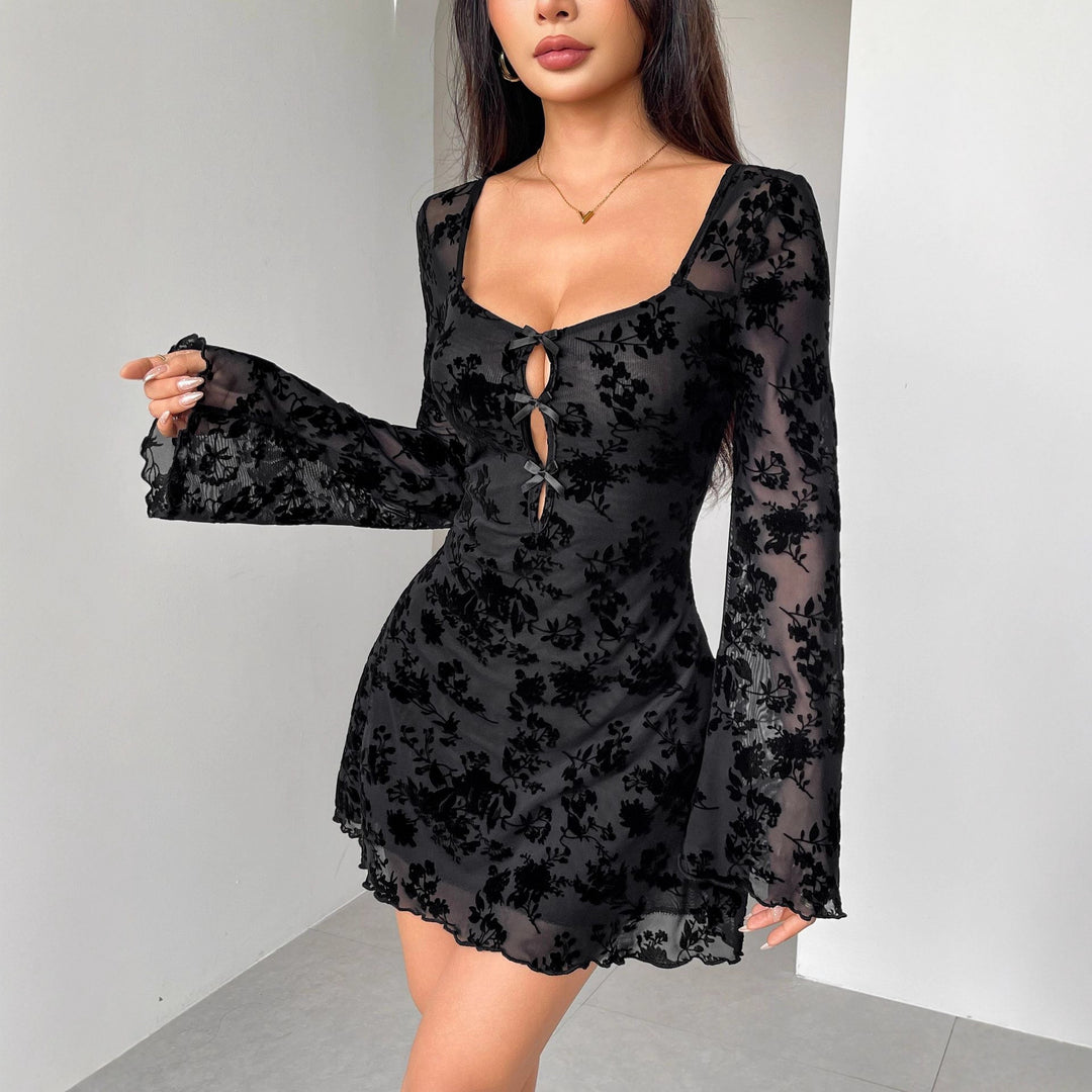 Damen nan kurzes Meshkleid mit floraler Samtflock-Optik, Ausschnitt-Öffnungen und Zierbändern EB