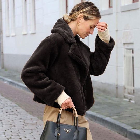 Damen Kuschelige Fleecejacke mit Reverskragen und Seitennaht EB
