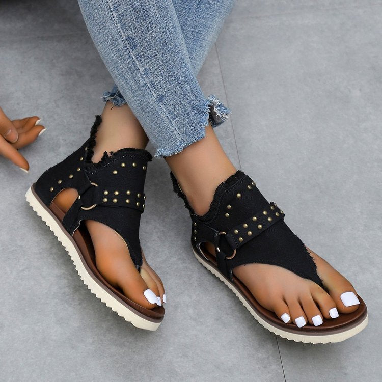 Damen Elegante und komfortable Zehentrenner-Sandalen mit modischen Nieten EB