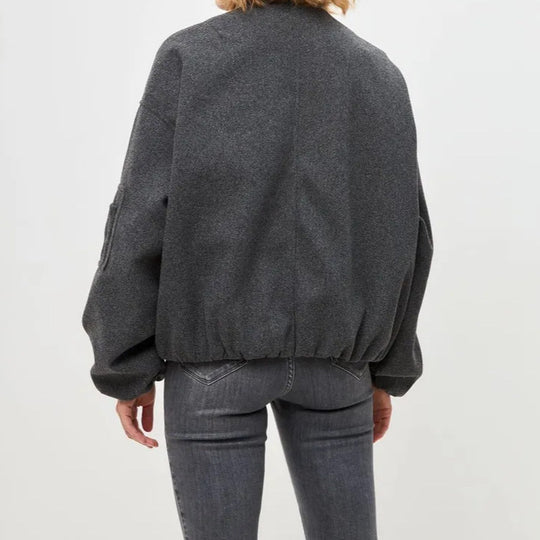 Damen Modernes Oversize-Fleecejacke mit hochgeschlossenem Kragen und seitlichen Eingrifftaschen EB