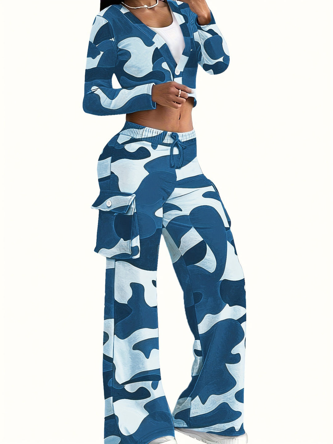 Damen Freizeit-Kombination mit modernen Cargohosen und offenem Blazer EB