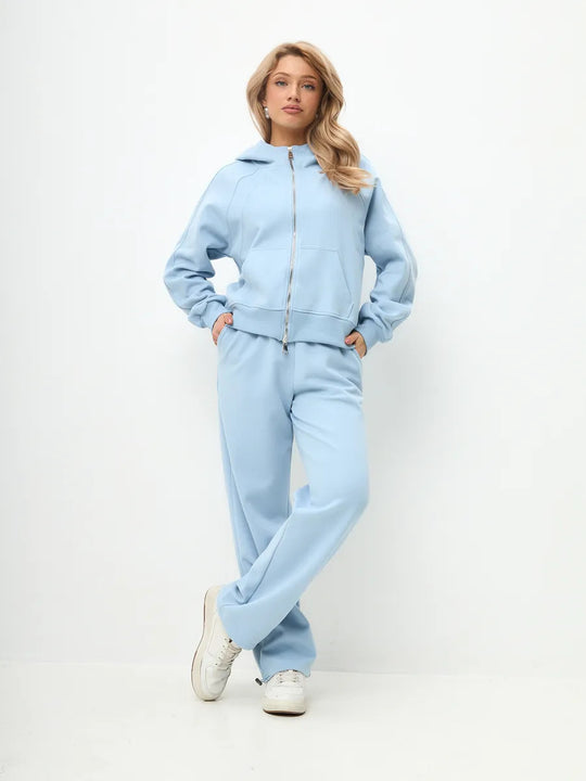 Damen entspanntes Fleece-Zweiteiler Set mit Raglan-Kapuzenjacke, durchgehendem Reißverschluss und gerader Relax-Jogginghose Eichborn Berlin