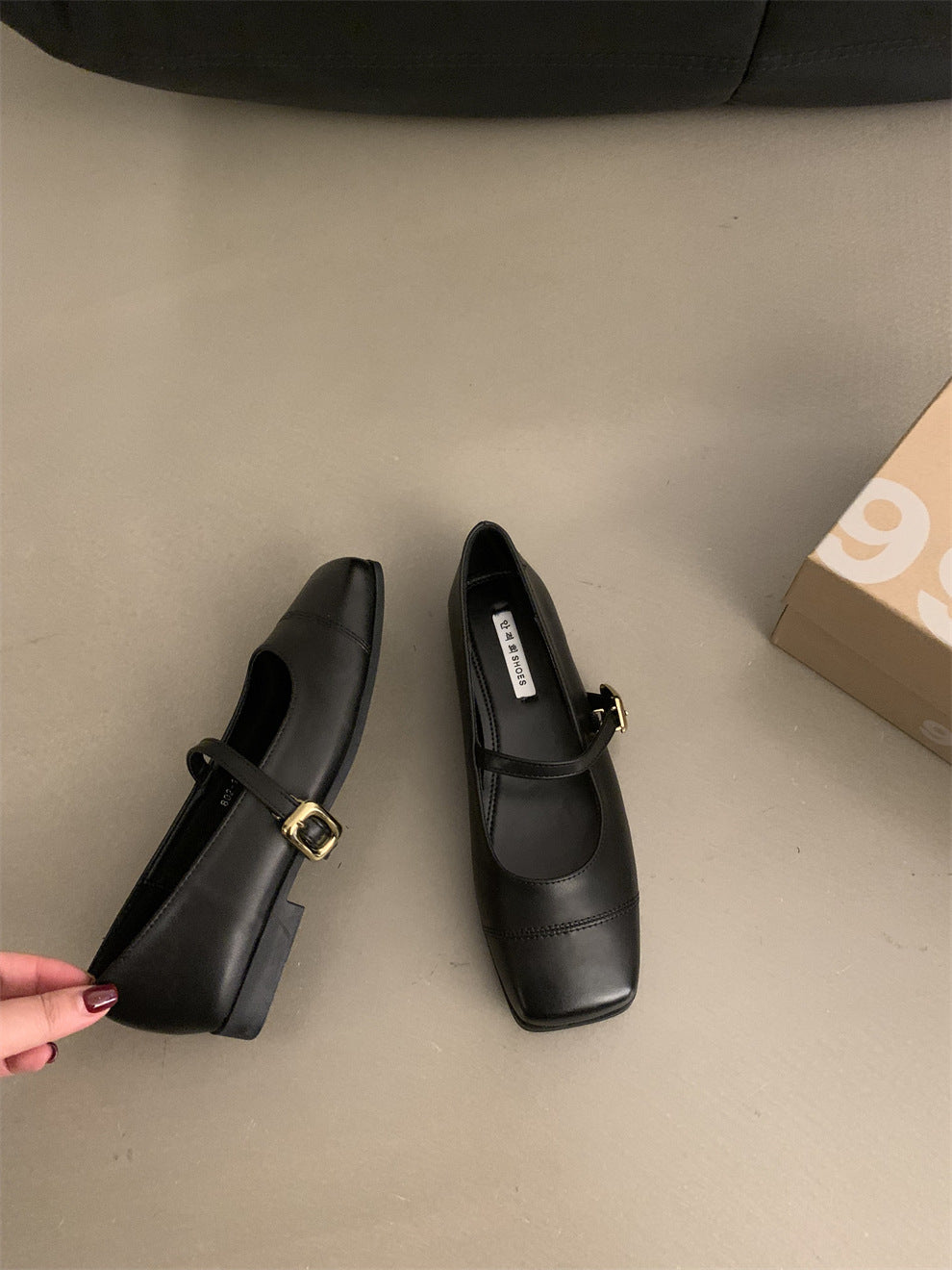 Damen elegante Mary Jane Ballerinas mit modischem Metallakzent EB