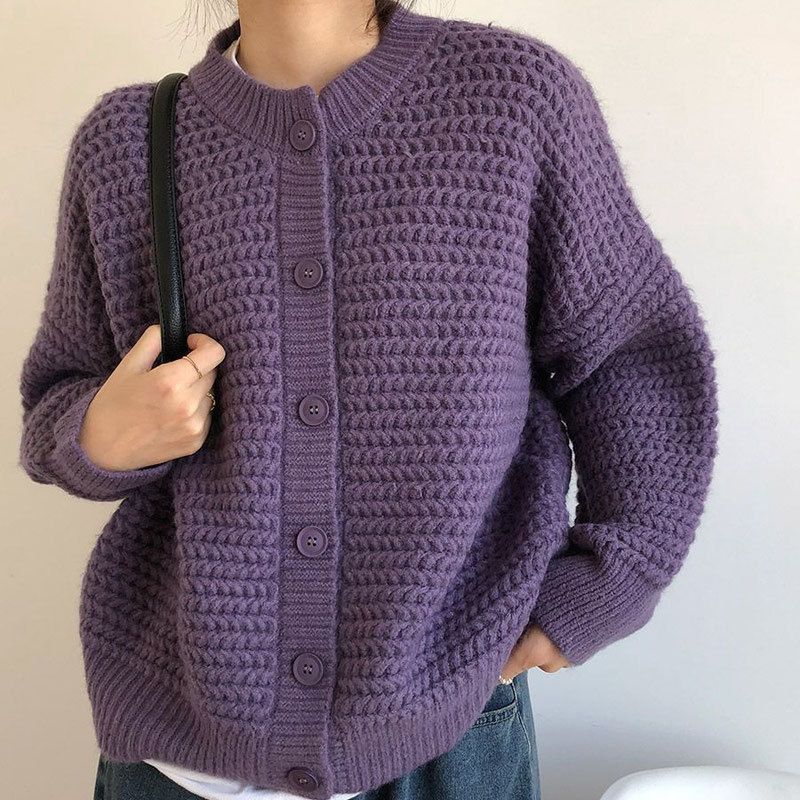 Damen Grobstrickjacke mit Knopfdetails und oversized Schnitt EB