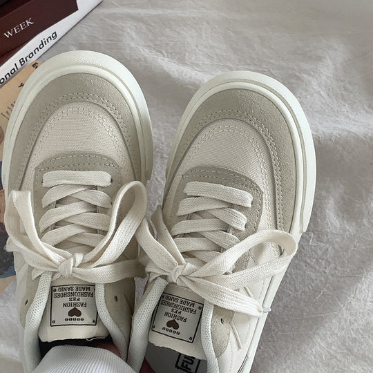 Damen Sportliche Sneakers mit einzigartiger Oberflächenstruktur und dämpfender Sohle EB