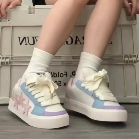 Damen Sportliche Sneaker mit kreativen Applikationen und dicker Sohle EB