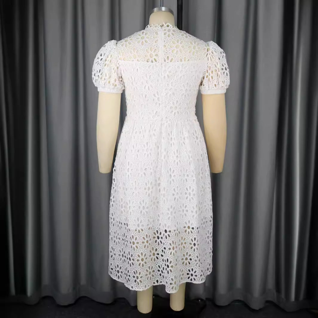 Damen Elegantes Kleid mit Blumenbordüren und Puffärmeln EB