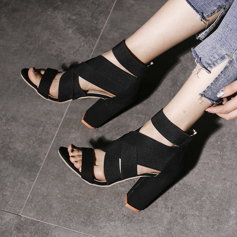 Damen Sandalen mit eleganten Riemen und Blockabsatz EB