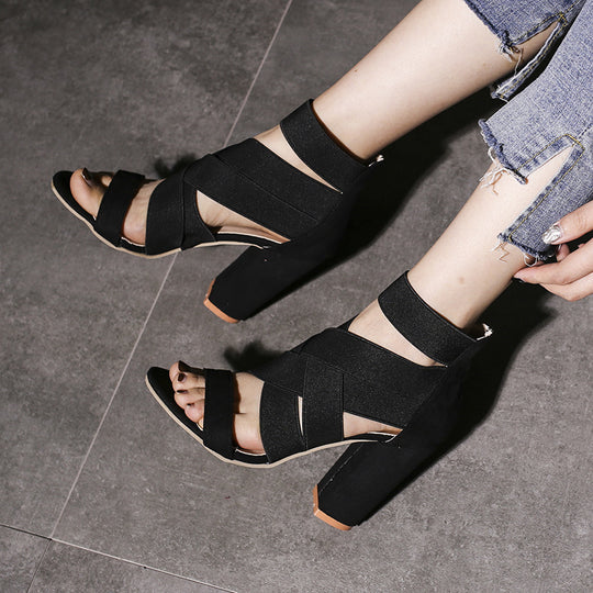 Damen Sandalen mit eleganten Riemen und Blockabsatz EB