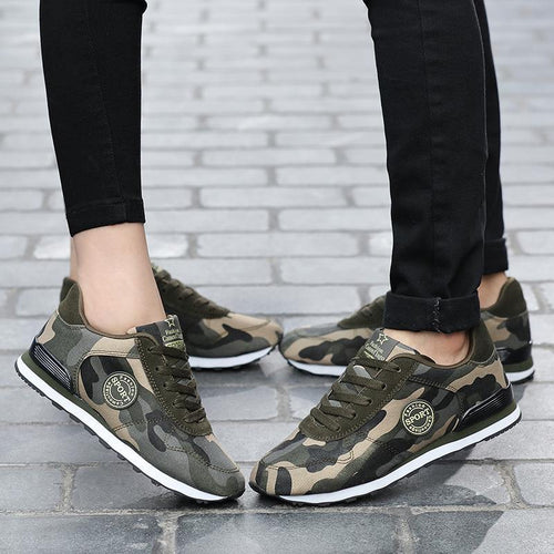 Damen Modische und sportliche Sneakers im Camouflage-Design EB