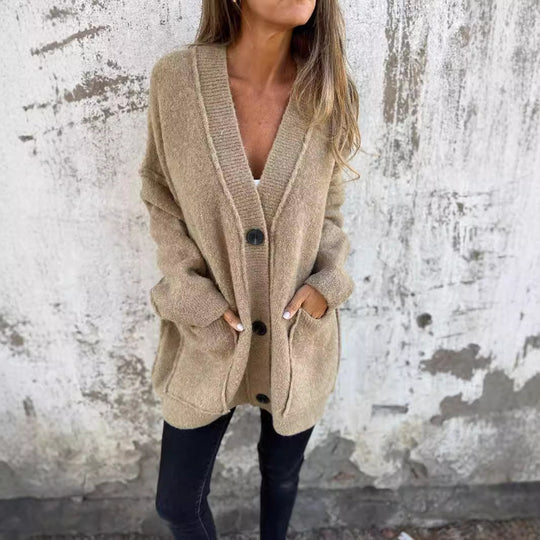 Damen kuschelige Strickjacke mit großen Taschen und Knopfdetails EB