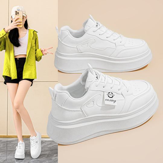 Damen Sneaker mit hochflächiger Sohle von EB