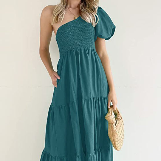 Damen Maxikleid mit asymmetrischem Trägerdesign und voluminösem Rock EB