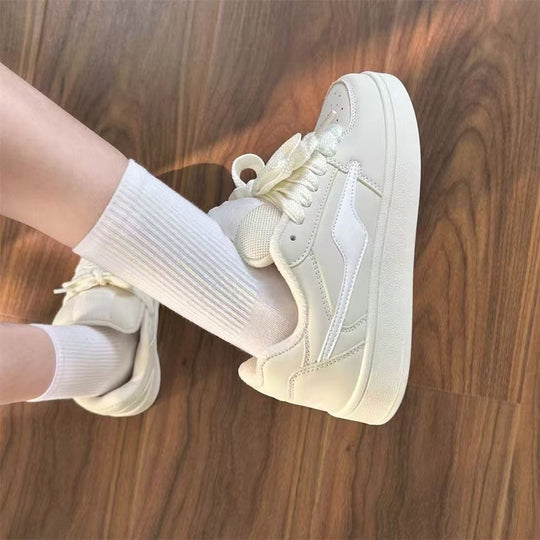 Damen Sneakers im modernen Design mit atmungsaktiver Oberflächenstruktur und komfortabler Dämpfung EB