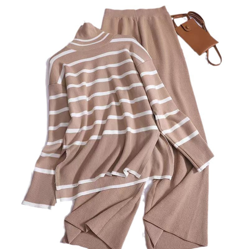 Damen modisches Strickensemble mit feinen Streifen EB