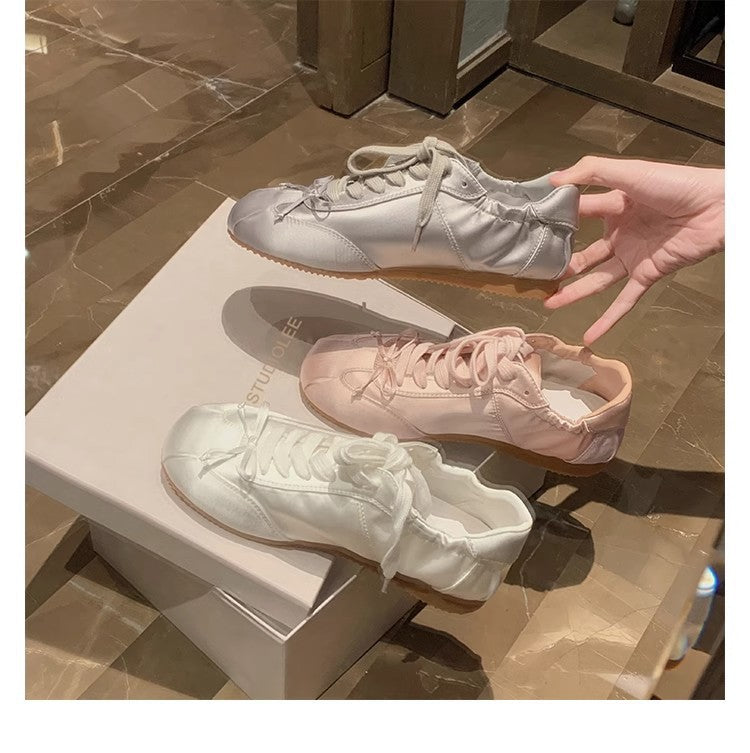Damen Sportliche Sneakers mit atmungsaktiver Obermaterialstruktur und komfortablem Fußbett EB